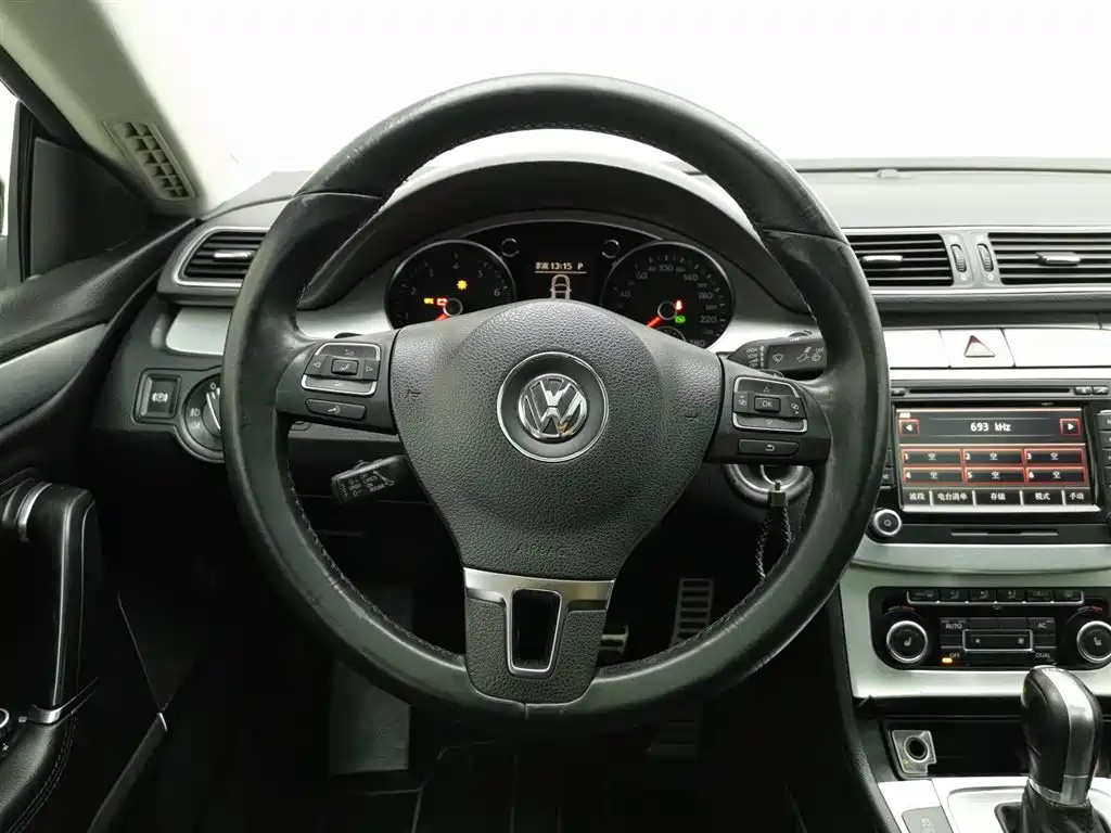 Volkswagen CC 2011 — фото 11