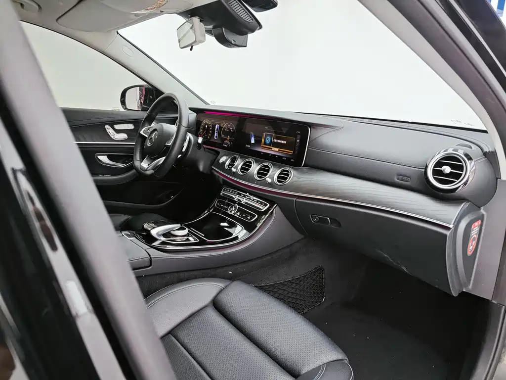 Mercedes-Benz E-Class 2016 — фото 17