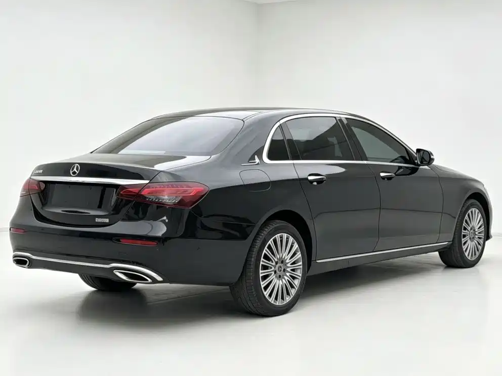Mercedes-Benz E-Class 2023 — фото 7