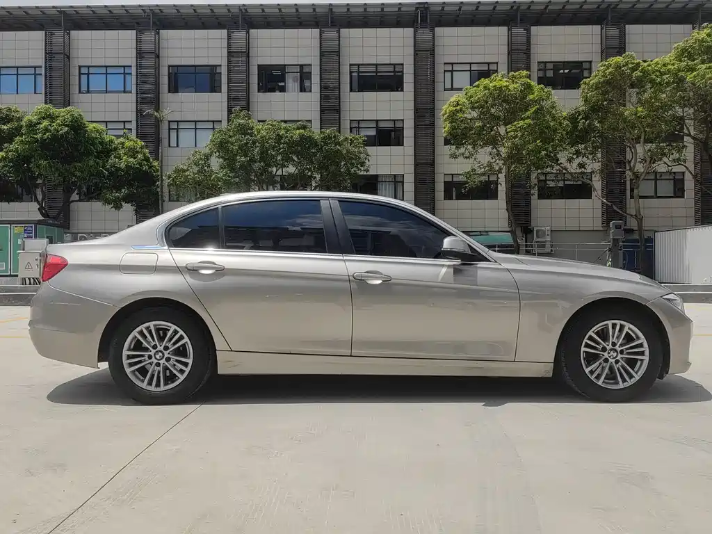 BMW 3 Series 2015 — фото 10