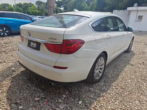 BMW 5 Series GT 2013