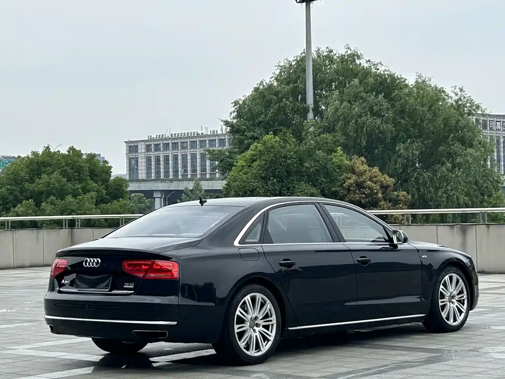 Audi A8 2013 — фото 7