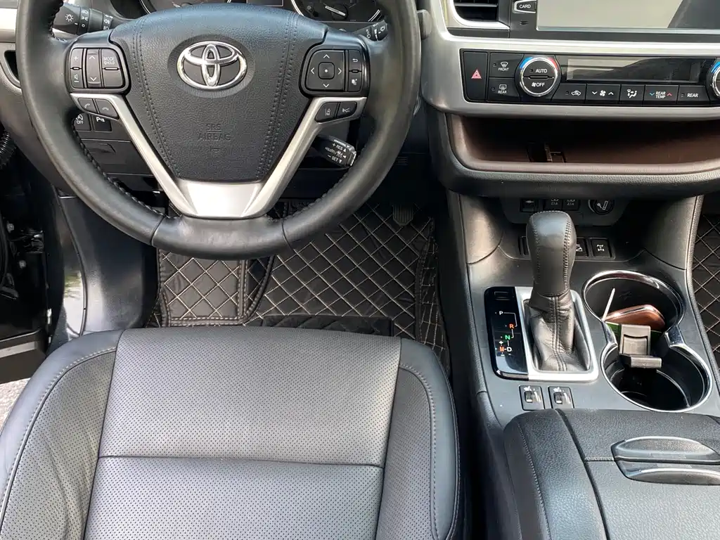 Toyota Highlander 2020 — фото 10