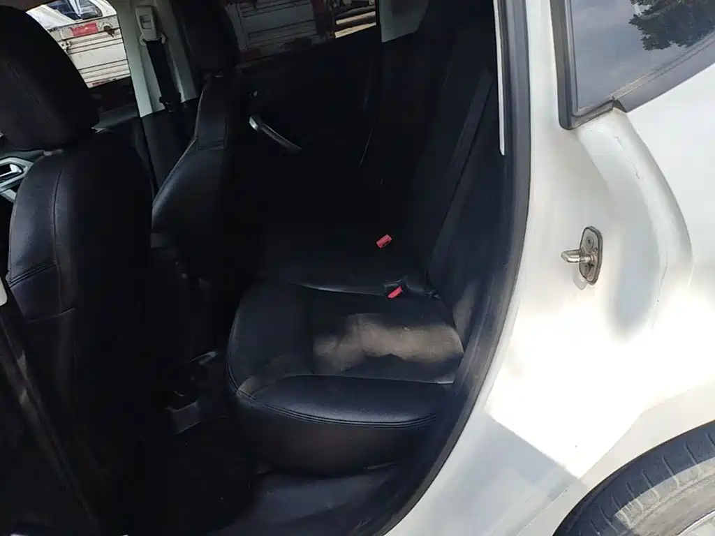 Peugeot 2008 2015 — фото 17