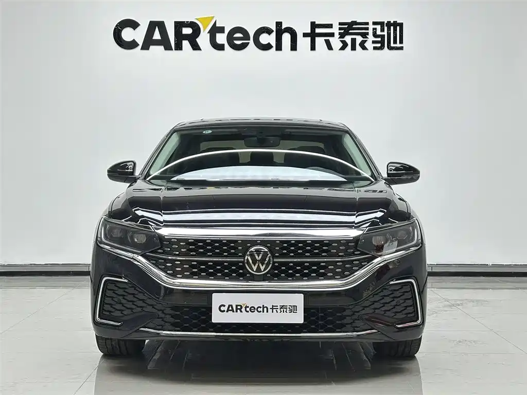 Volkswagen Passat 2025
