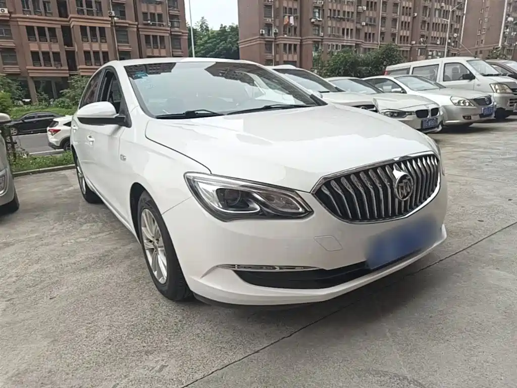 Buick Excelle 2015 — фото 4