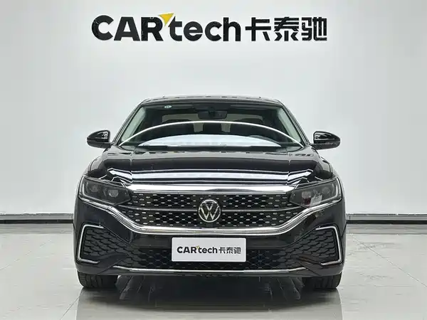 Volkswagen Passat 2025