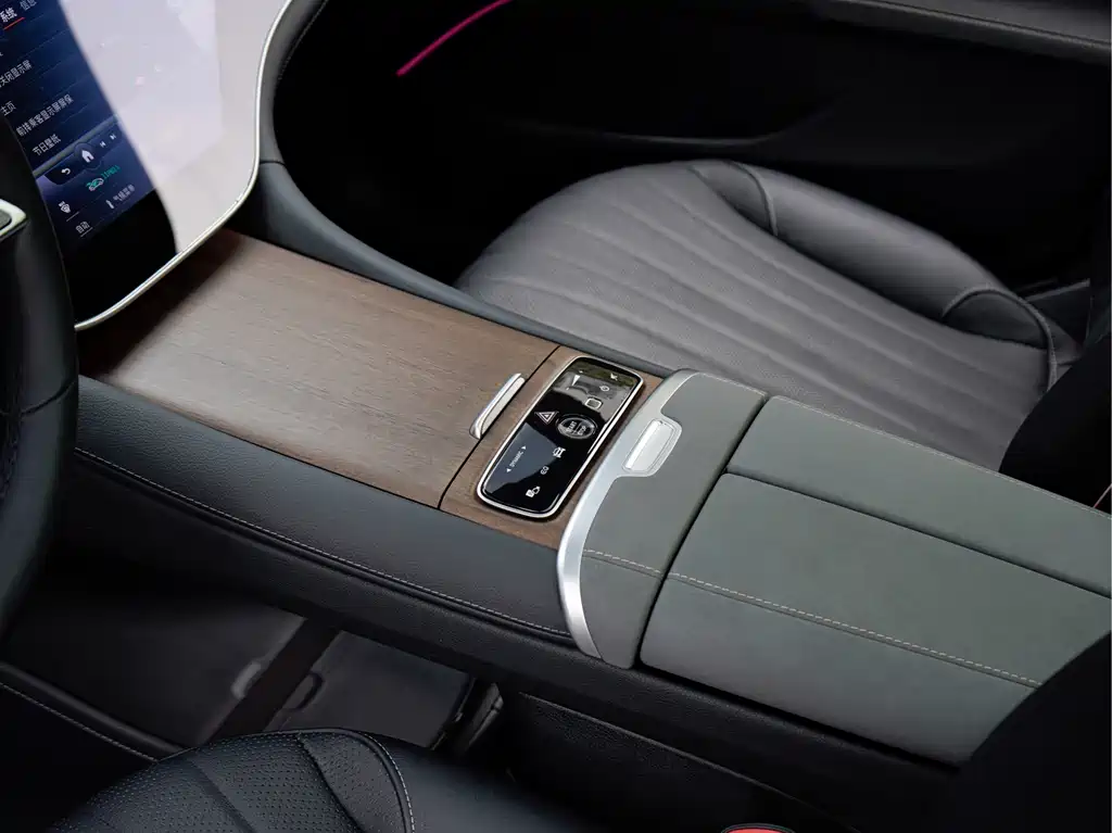 Mercedes-Benz EQS 2023 — фото 18
