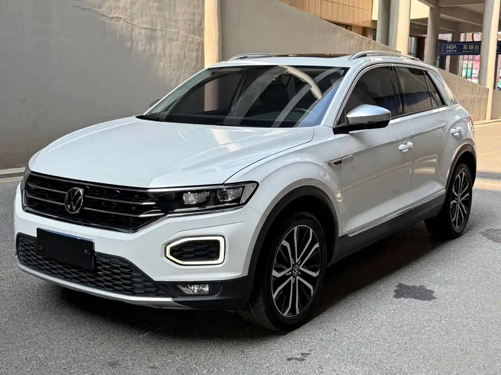 Volkswagen T-Roc 2022 — фото 1