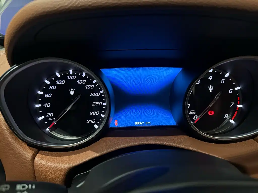 Maserati Levante 2019 — фото 10