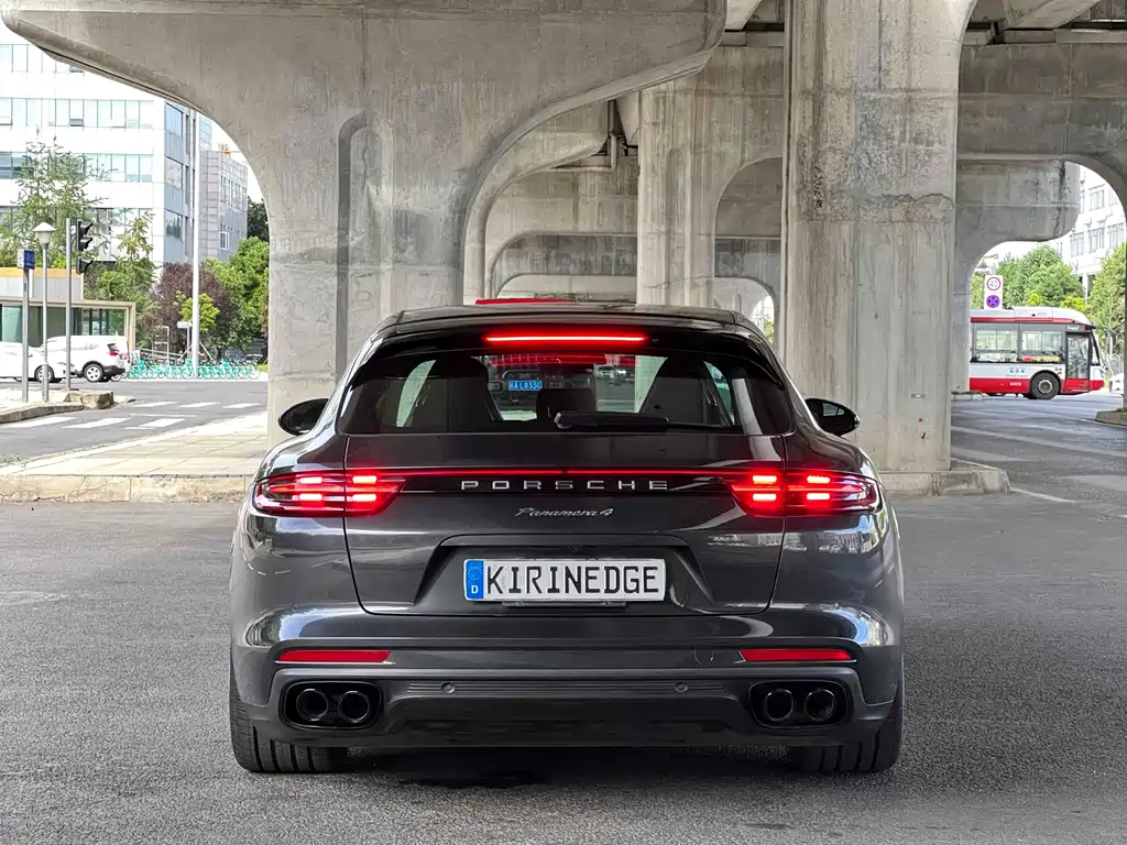 Porsche Panamera 2018 — фото 3