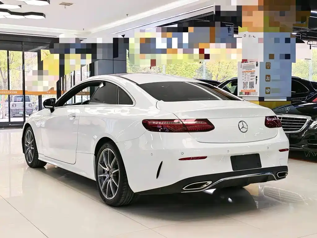 Mercedes-Benz E-Class 2023 — фото 9