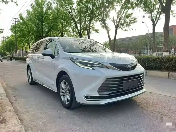 Toyota Sienna 2022