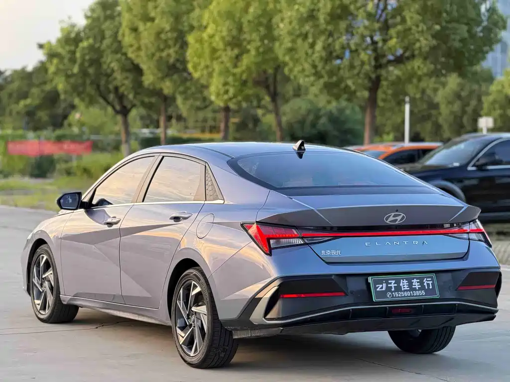 Hyundai Elantra 2024