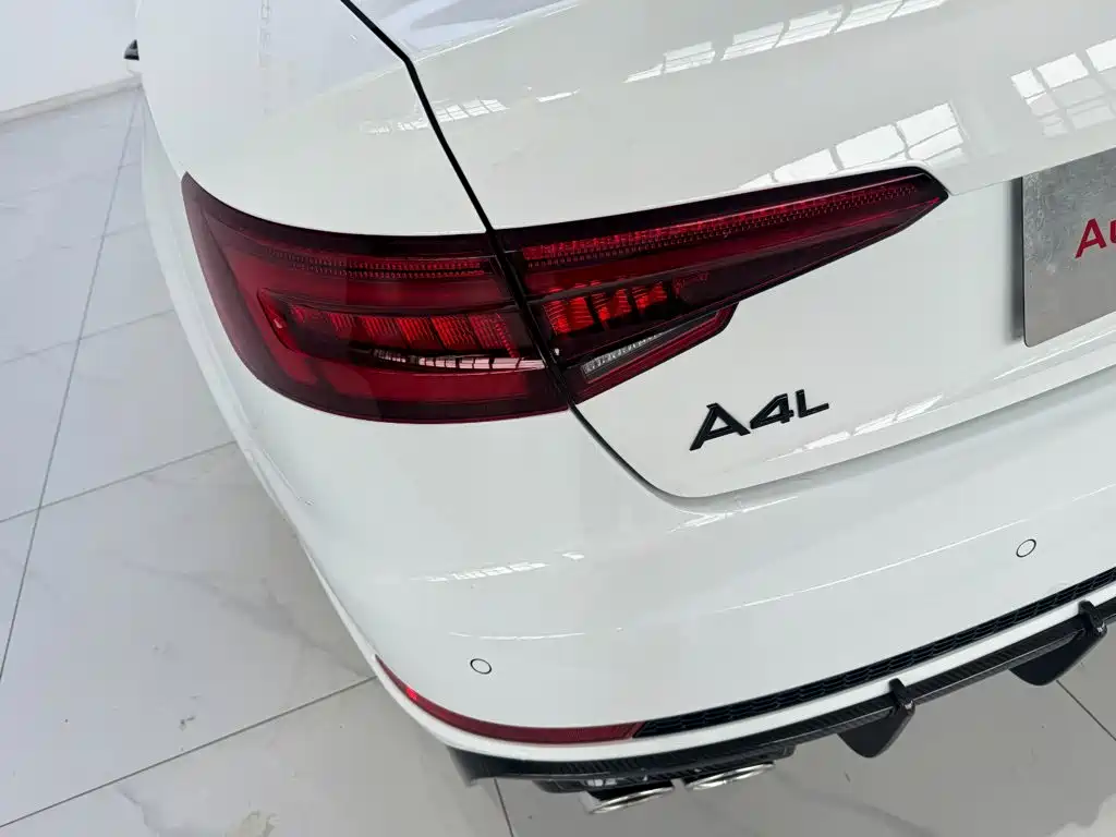 Audi A4L 2019 — фото 13