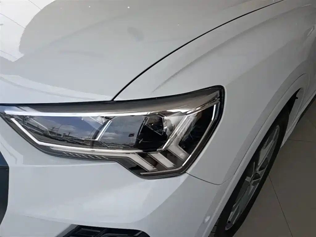 Audi Q3 2023 — фото 24