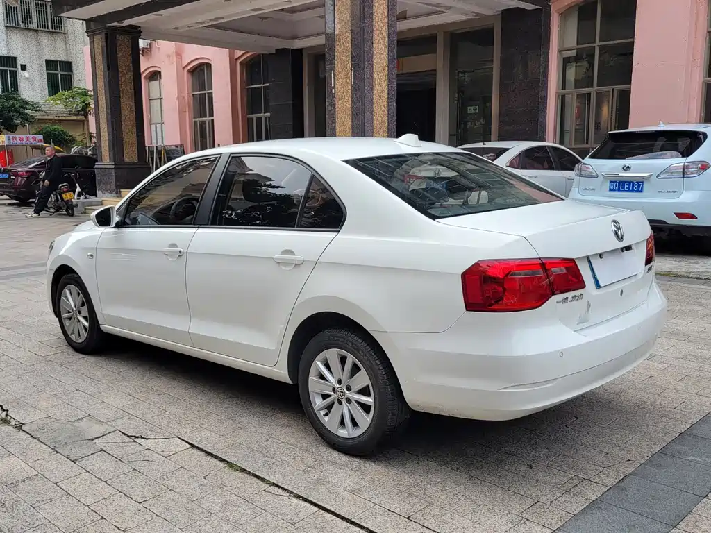 Volkswagen Jetta 2015 — фото 6