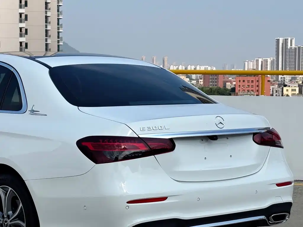 Mercedes-Benz E-Class 2021 — фото 11