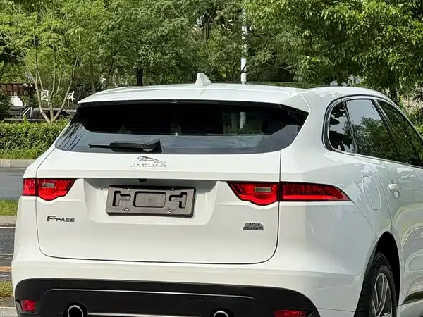 Jaguar F-PACE 2017