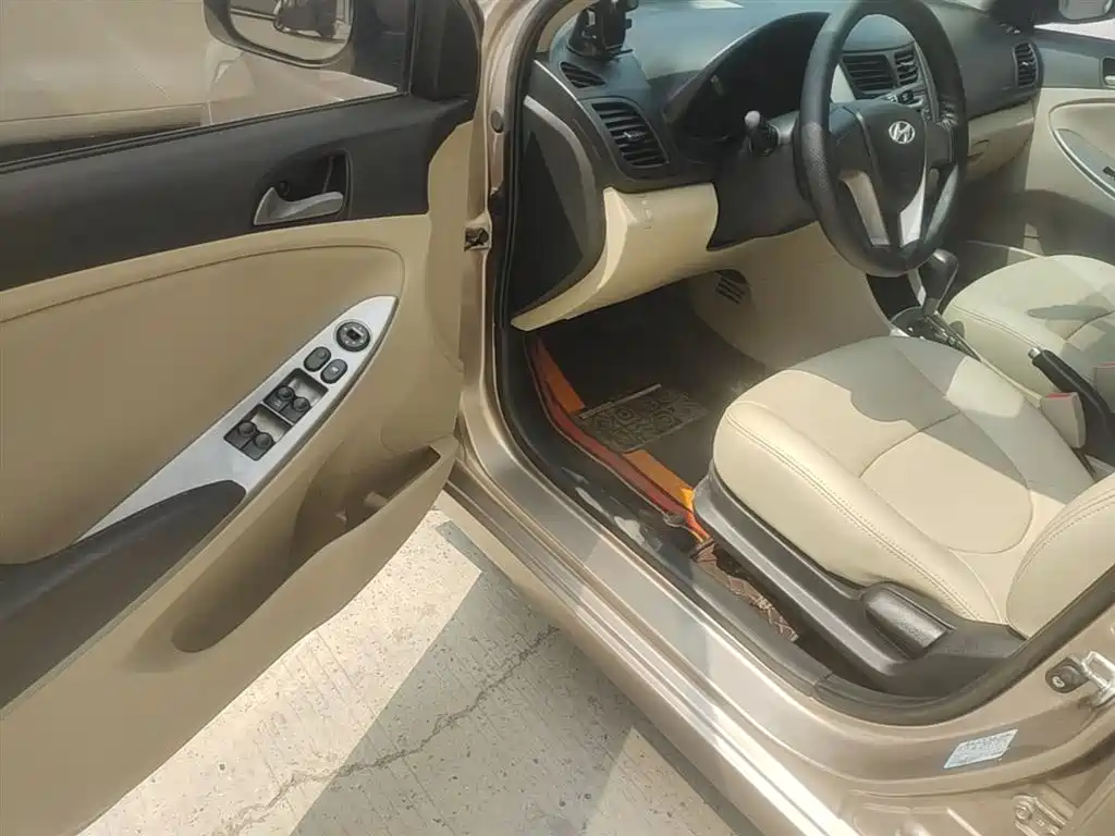 Hyundai Verna 2017 — фото 16