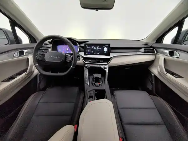 Lynk & Co 06 EM-P 2021