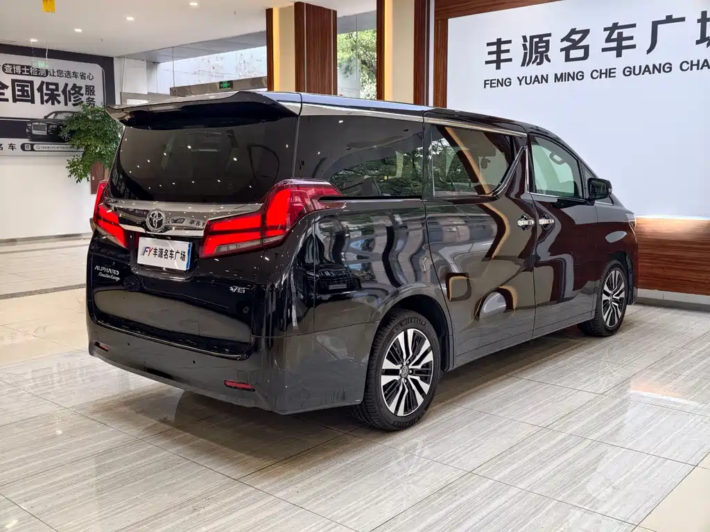 Toyota Alphard 2018 — фото 26