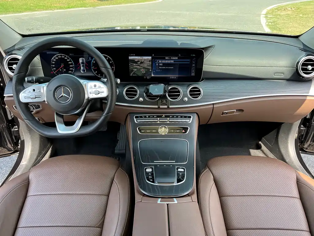 Mercedes-Benz E-Class 2020 — фото 11