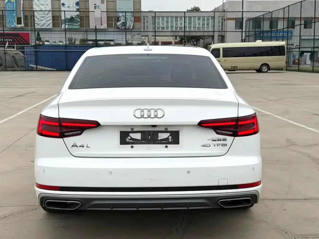 Audi A4L 2019 — фото 8