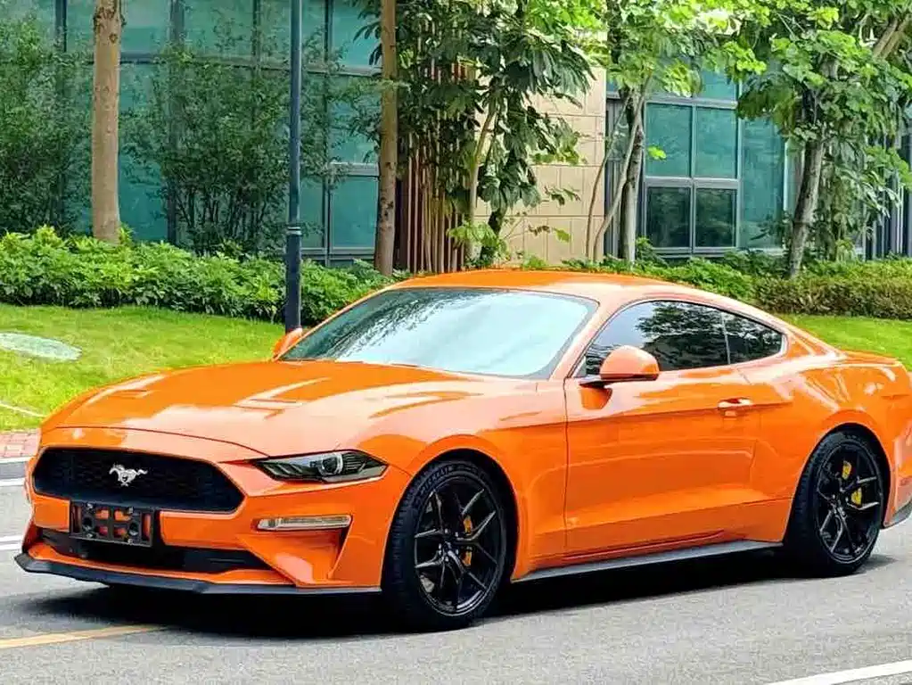 Ford Mustang 2020 — фото 1