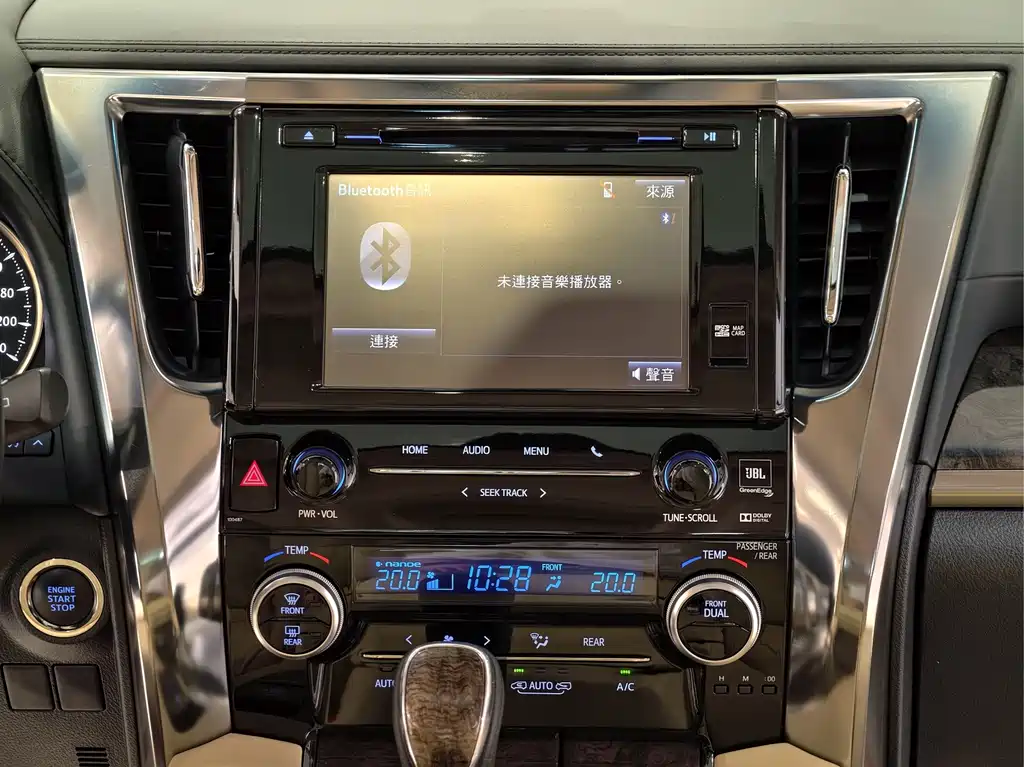 Toyota Alphard 2018 — фото 16