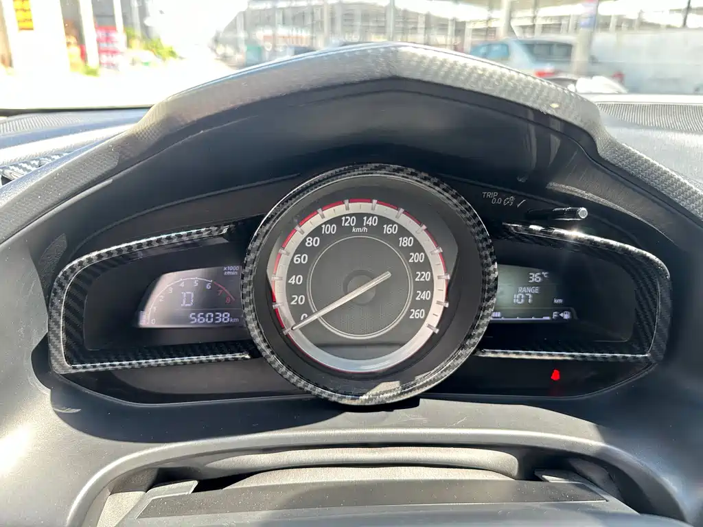 Mazda 3 Axela 2015 — фото 7