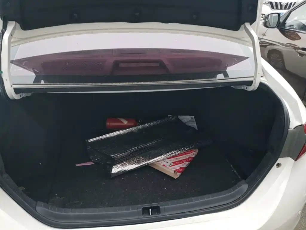 Toyota Corolla 2018 — фото 19