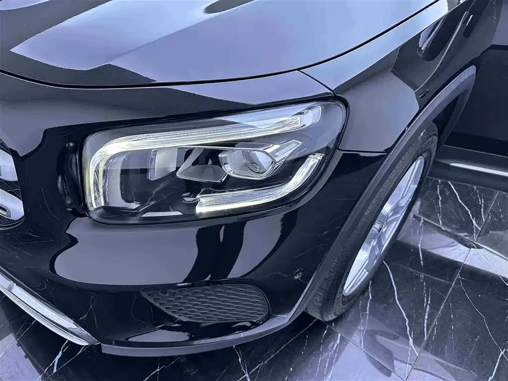 Mercedes-Benz GLB 2023 — фото 19