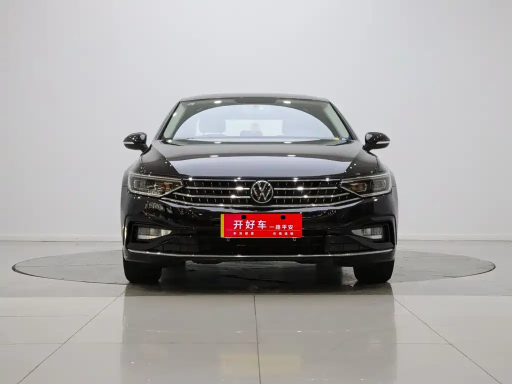 Volkswagen Magotan 2025