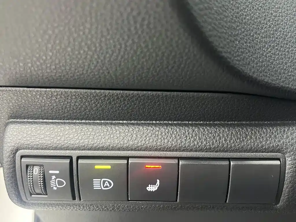 Toyota Corolla 2023 — фото 12