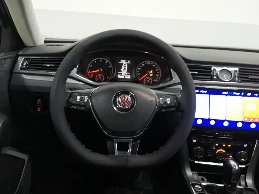 Volkswagen Passat 2019 — фото 11