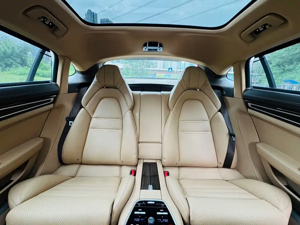 Porsche Panamera 2017 — фото 15