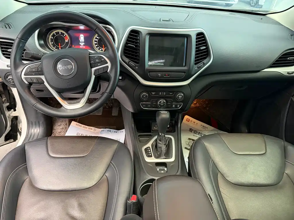 Jeep Cherokee 2020 — фото 10