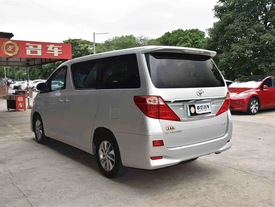 Toyota Alphard 2013 — фото 17