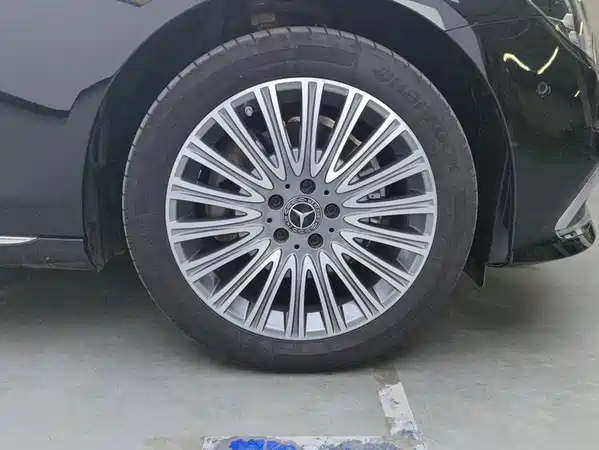 Mercedes-Benz E-Class 2022