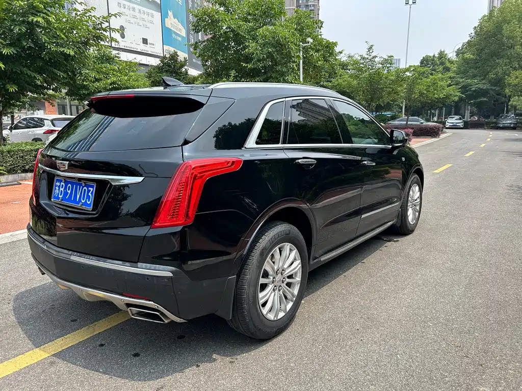Cadillac XT5 2017 — фото 4