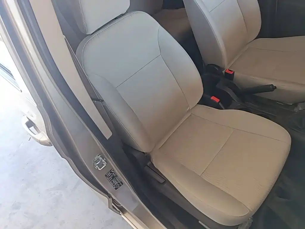 Wuling Hongguang V 2023 — фото 25