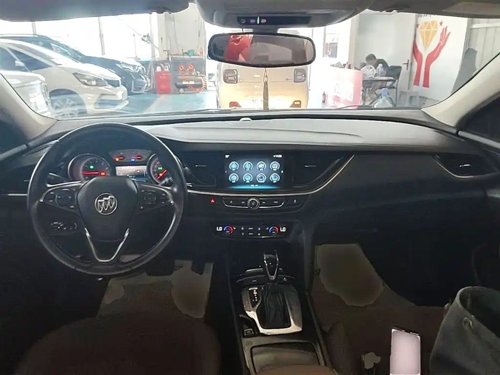 Buick Regal 2020 — фото 10