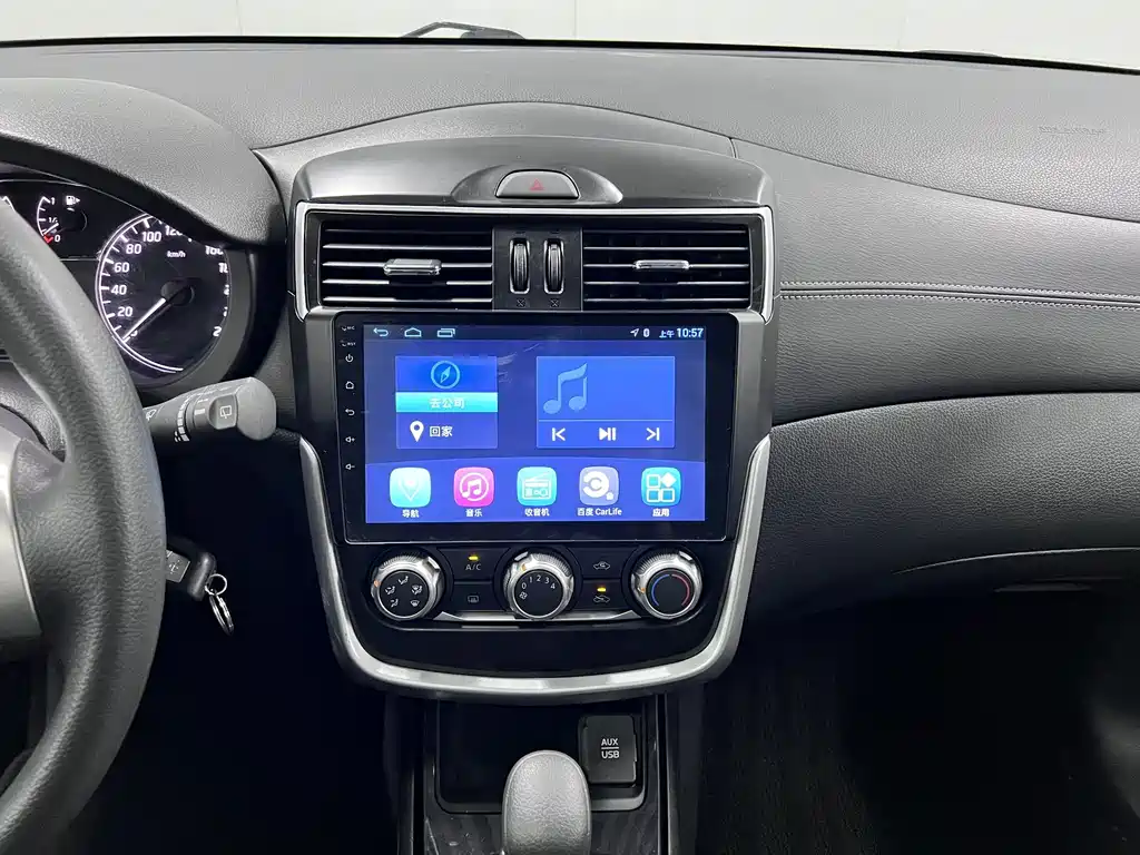 Nissan Tiida 2017 — фото 15