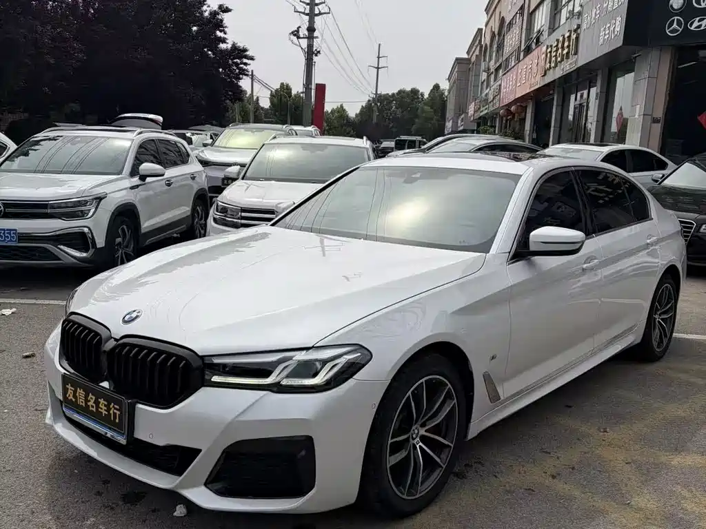 BMW 5 Series 2022 — фото 1