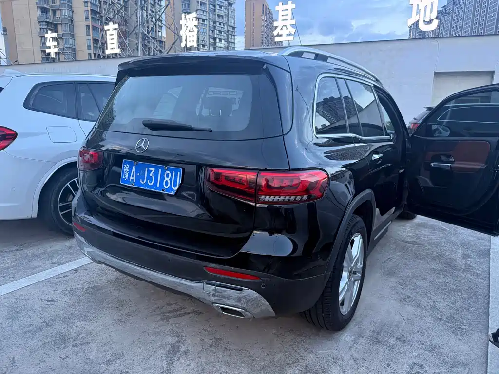 Mercedes-Benz GLB 2025