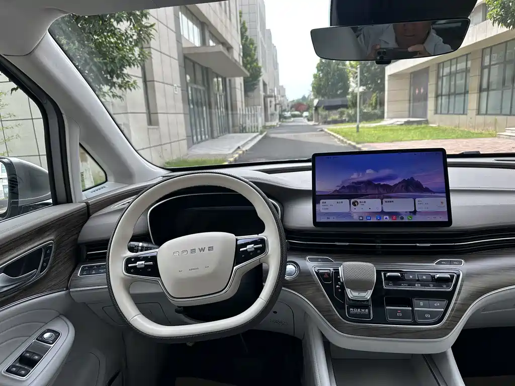 Roewe iMAX8 New Energy 2024 — фото 7