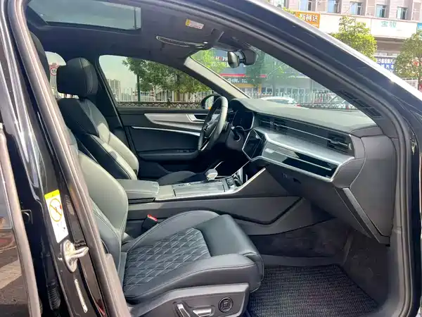 Audi A6L 2025