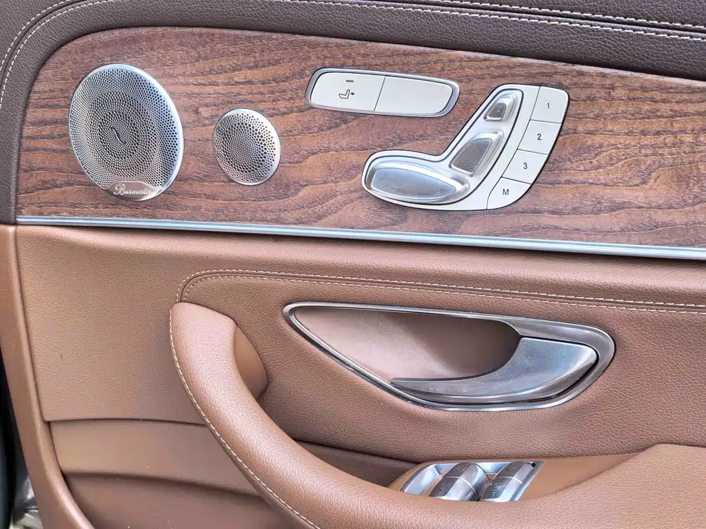Mercedes-Benz E-Class 2020 — фото 10