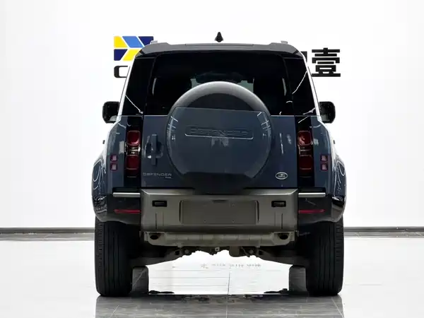 Land Rover Defender 2022